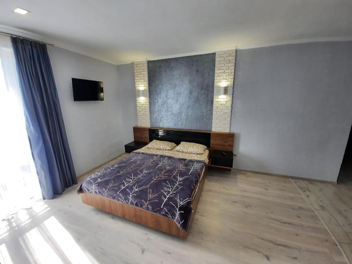 איוונו-פרנקיבסק New Luxury Studio Apartment מראה חיצוני תמונה